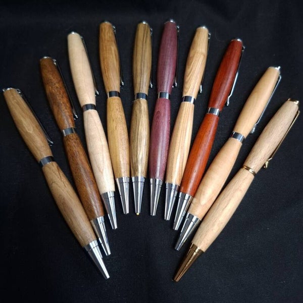 Stylo tourné en bois massif