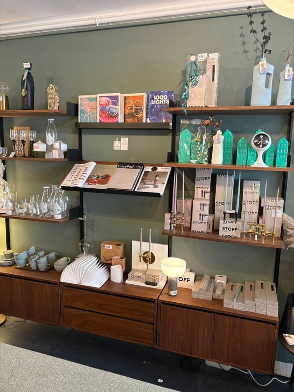 SHOWMODEL NEW WORKS SHELVING WANDKAST