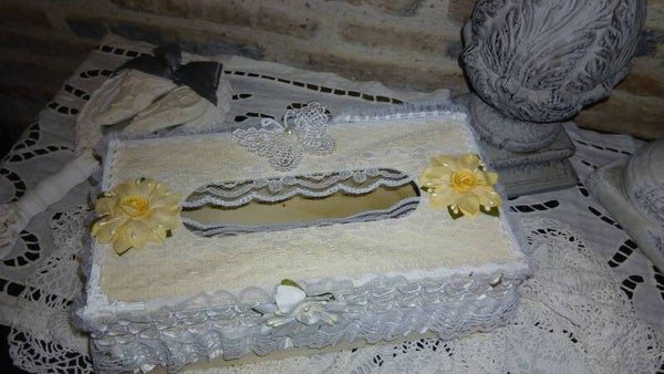 Boîte à mouchoirs