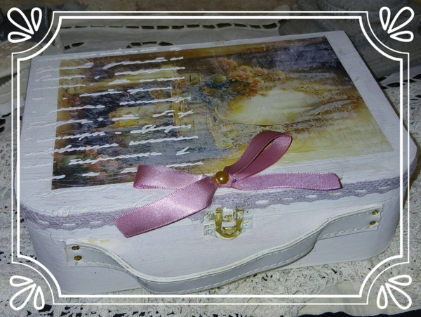 Petite valise en bois