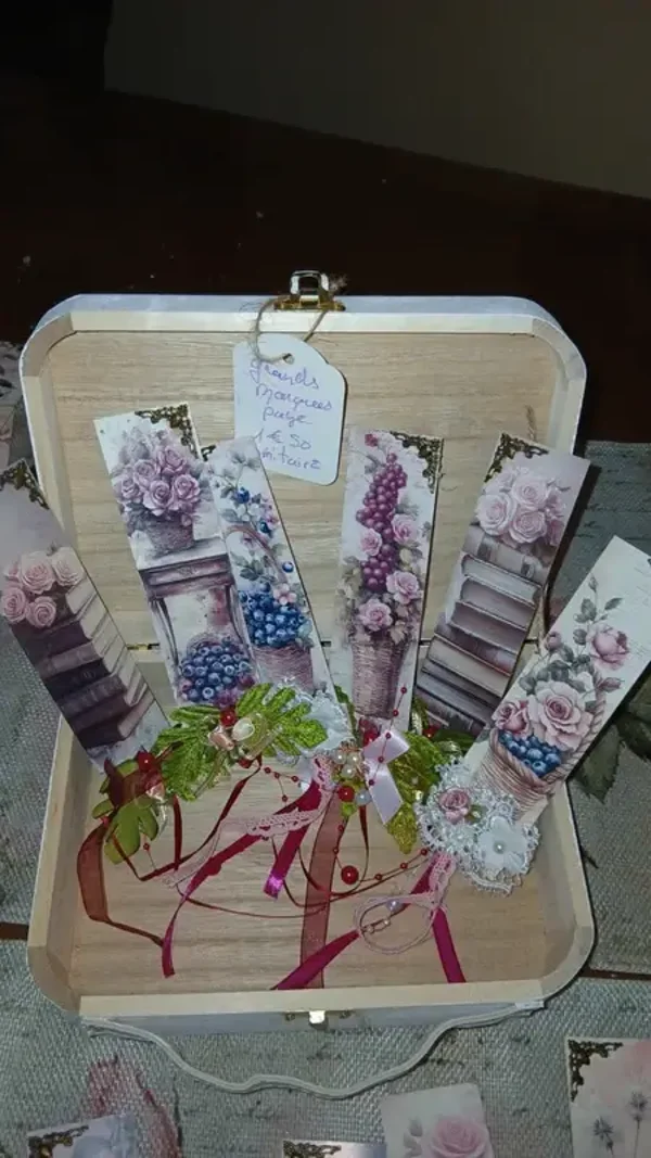 Marques page  fleurs en bouquets