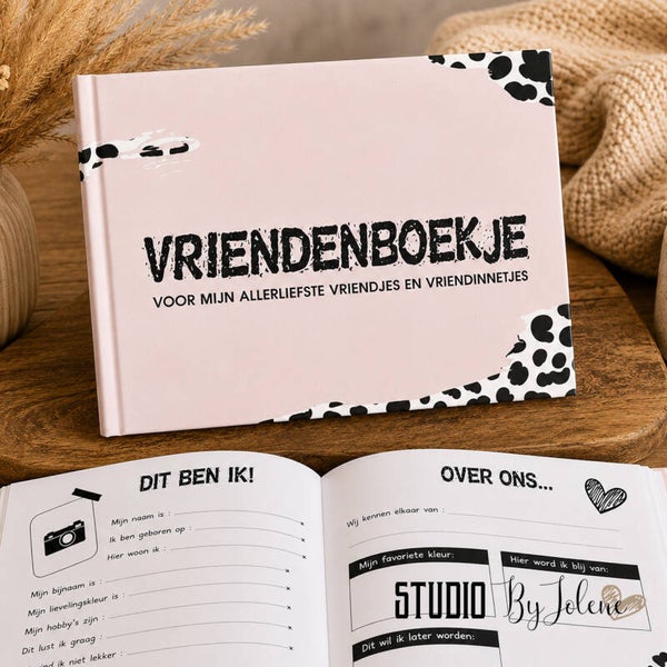 Vriendenboekje met naam leopard roze