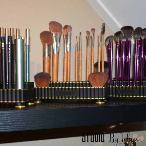 Beauty Brushes Organizer 1.0