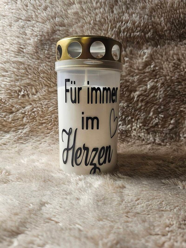 Verschiedene Grabkerzen