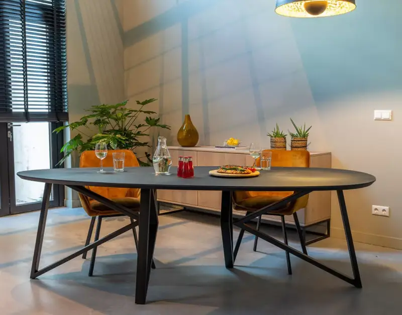 vanderdriftmeubelen-lookbook-tafels-september2023-04-standard.webp