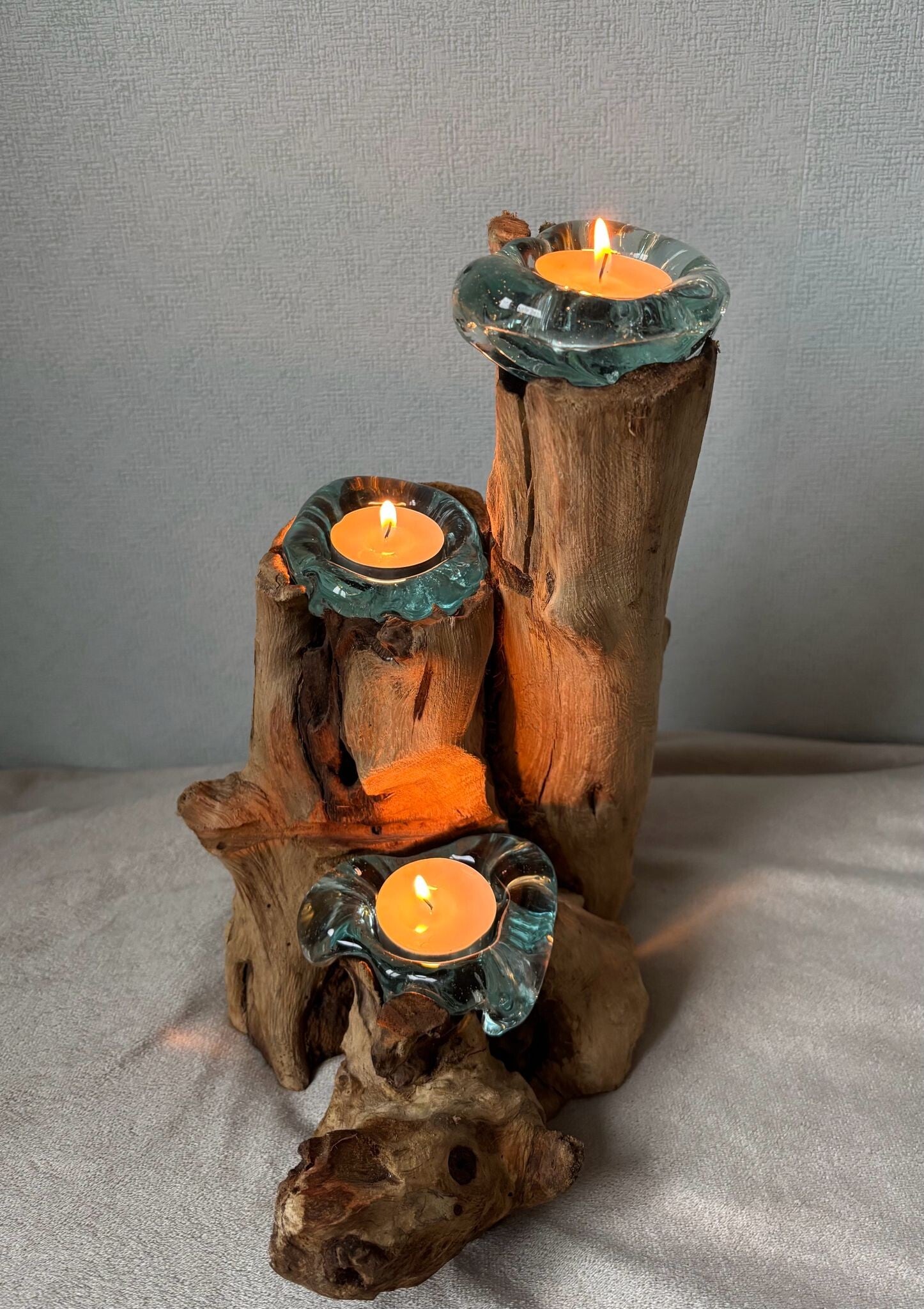 Drievoudige Kandelaar van Gesmolten Glas op Hout