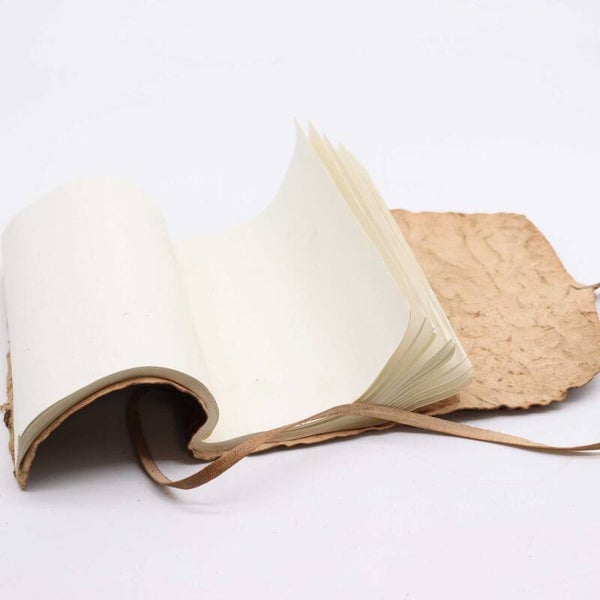 Opgerold Leren Reisnotitieboekje - 96 pagina's - Naturel 21x15cm