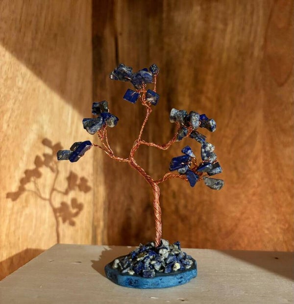 Edelstenenboom - Sodaliet op blauwe agaatbasis (35 stenen) - 7x4.5x10 (cm)