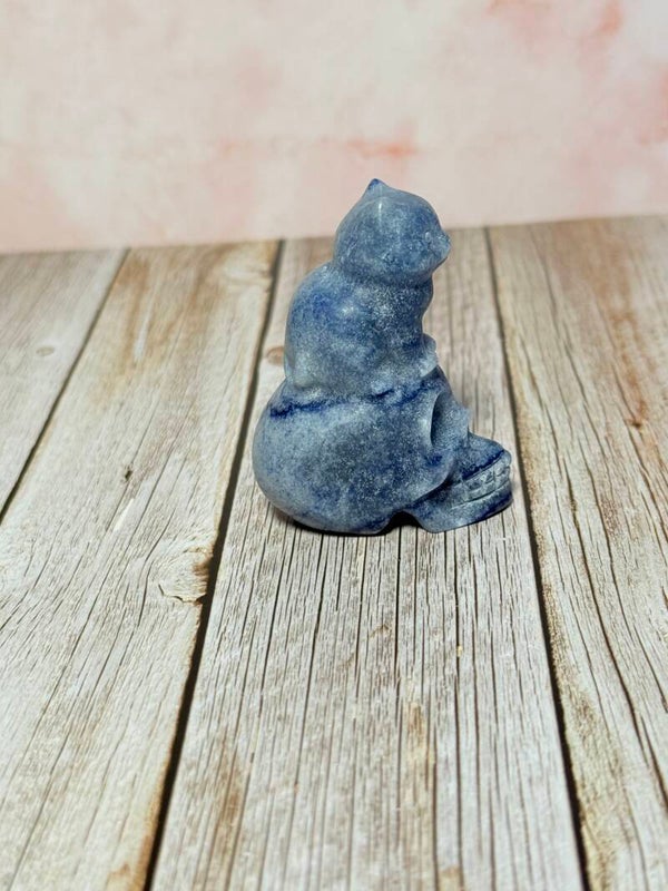 Blauw kwarts skull met kat