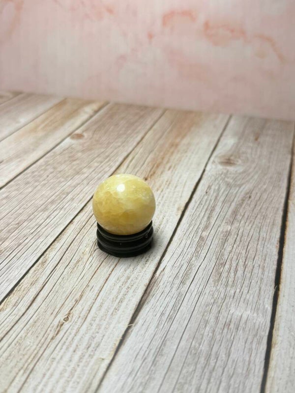 Gele calciet bolletje