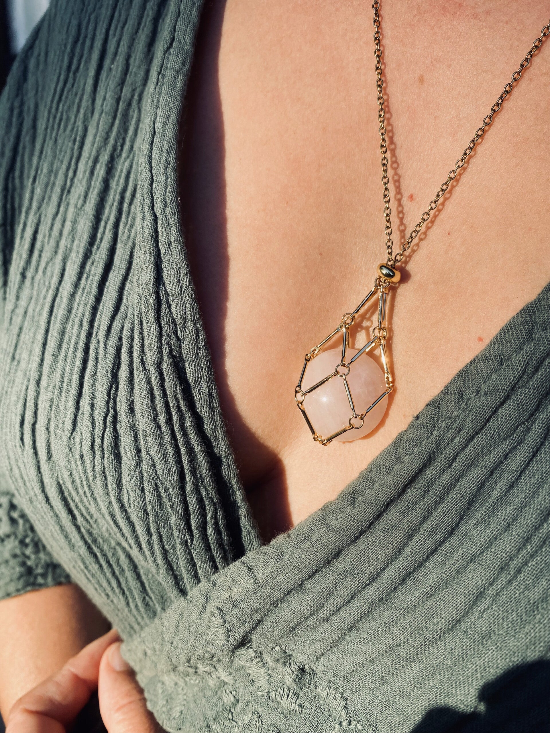 Collier Omaina avec pierre quartz rose