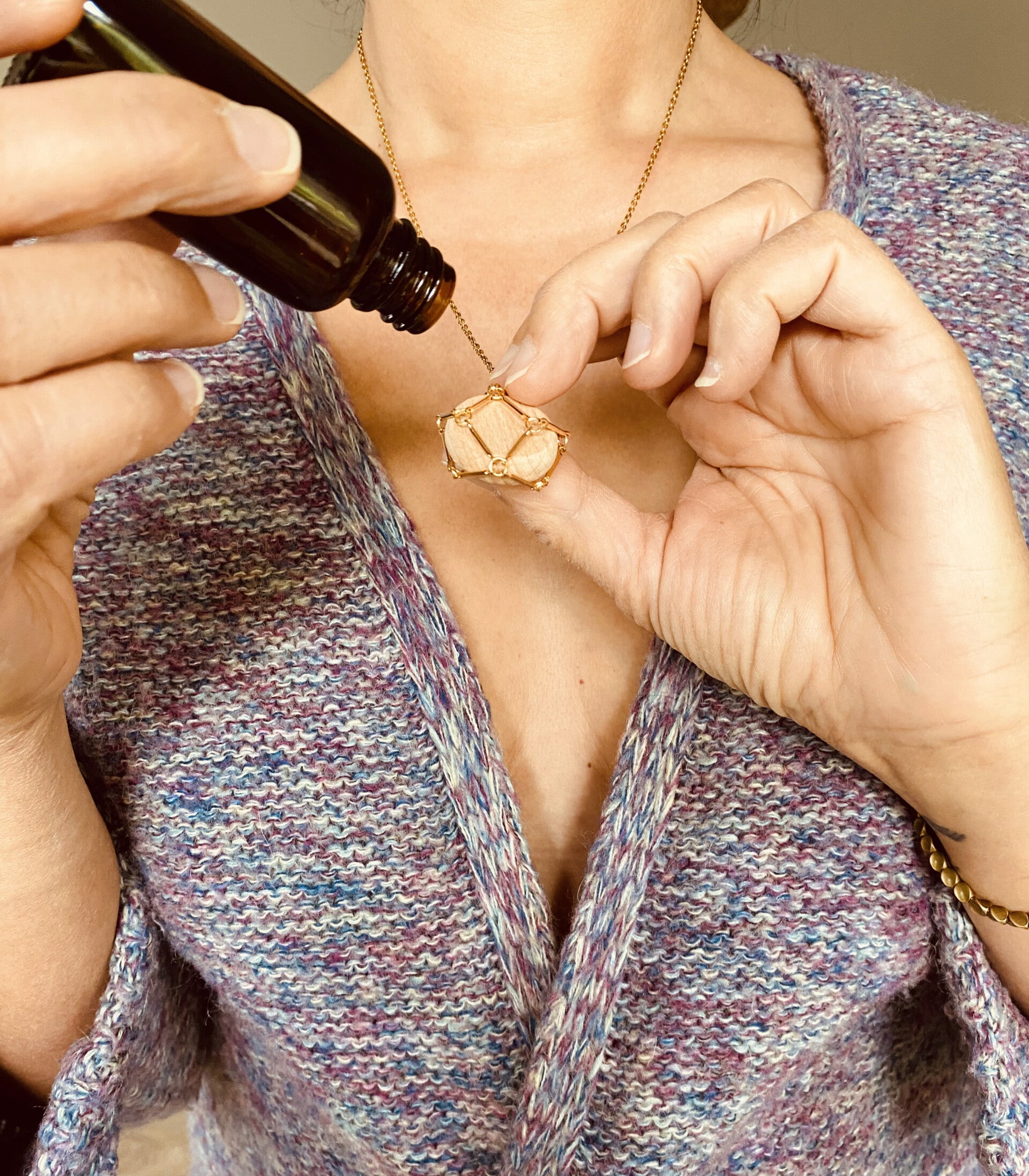 Le collier qui permet d'utiliser les huiles essentielles