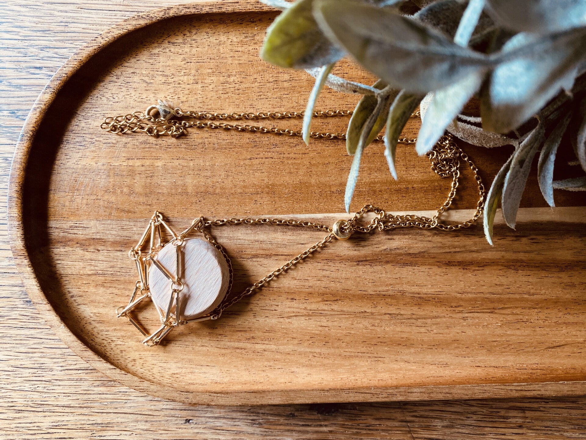 Collier Omaina ouvert avec cabochon