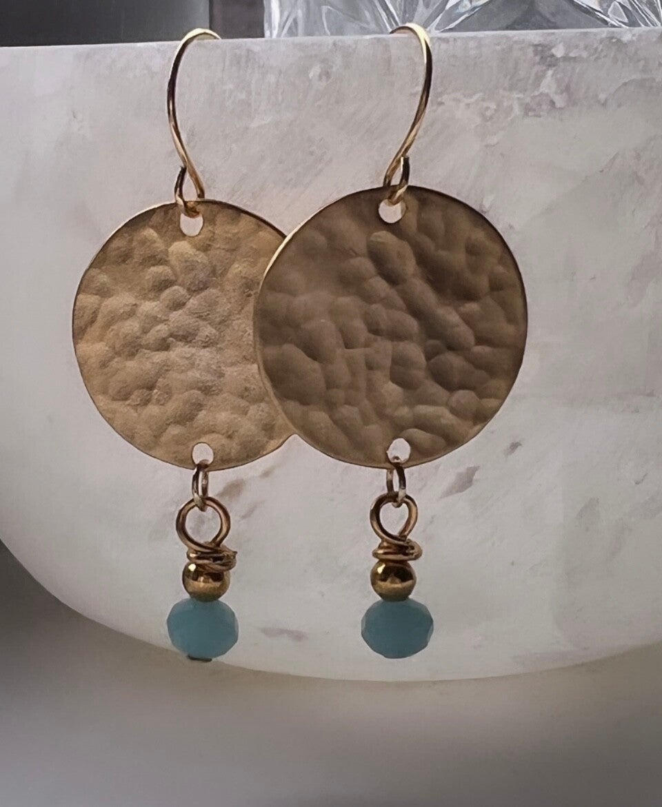 Gehamerde Bedels Oorbellen