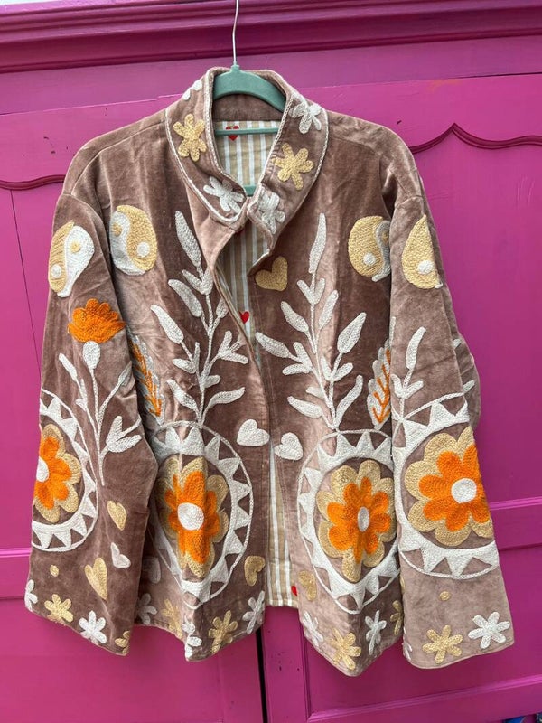 Suzani Velvet Brown Yingyang