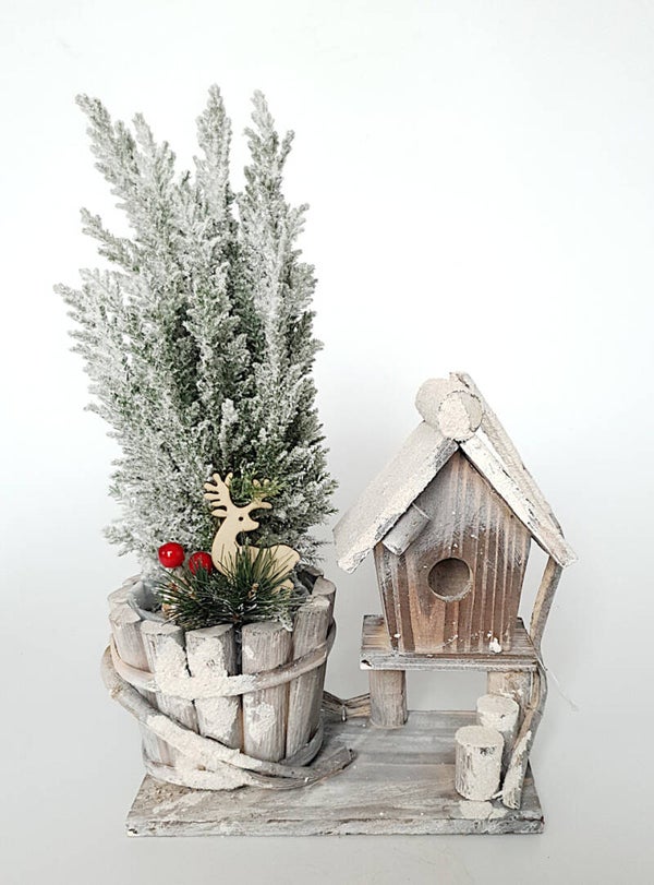 Boompje met huisje op plateau