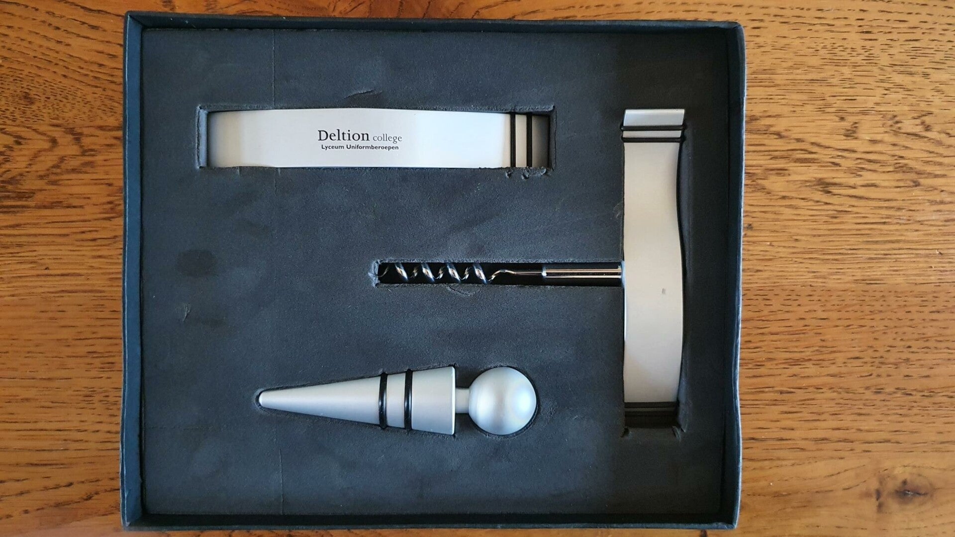 Barsetje, Deltion College, Lyceum Uniform Beroepen