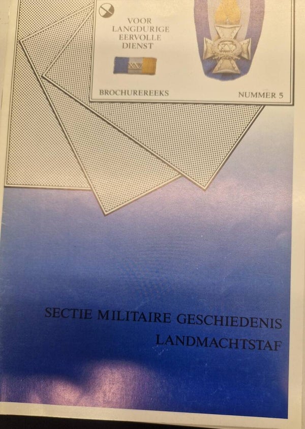 brochure voor langdurige eervolle dienst ( officieren)
