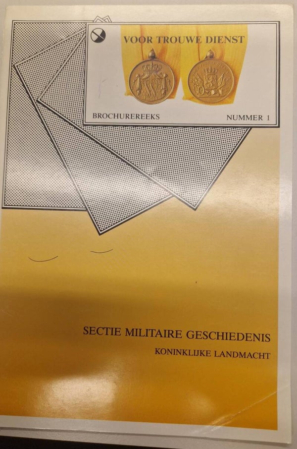 Brochure "de trouwe-dienstmedaille voor militairen beneden de rang van officier