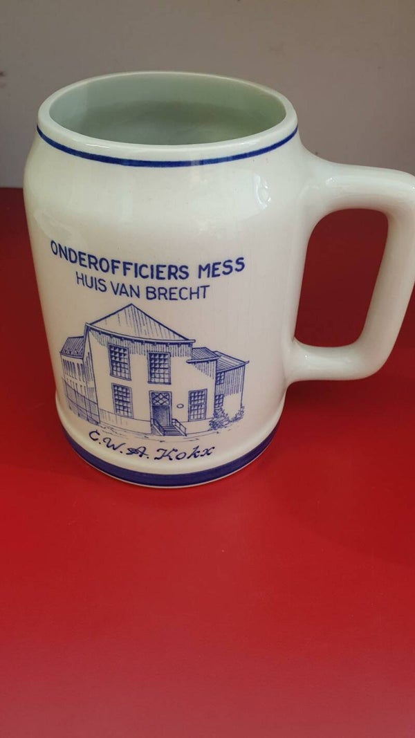 Bierpul Onder Officiers Mess "Huis van Brecht"