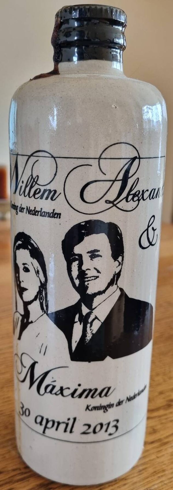 Stenen kruikje met Oranje likeur