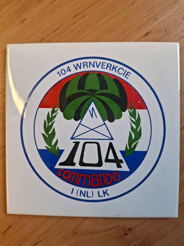 Tegeltje 104 Wrnverkcie Commando 1(NL)LK