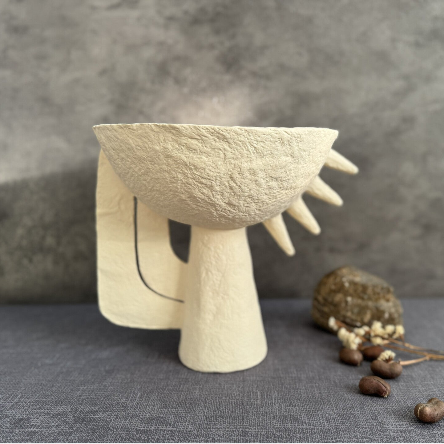 Grooved star bowl with base