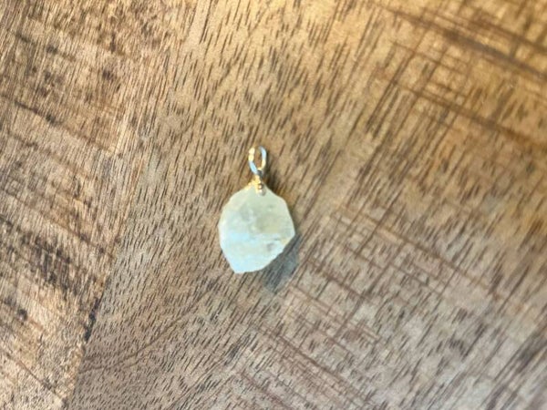 Groene calciet hangertje
