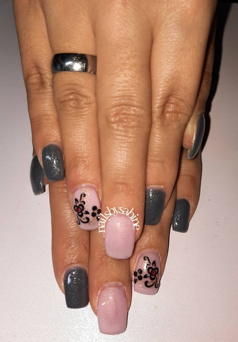 naildesign_grau_rosa_Sticker_126.jpg