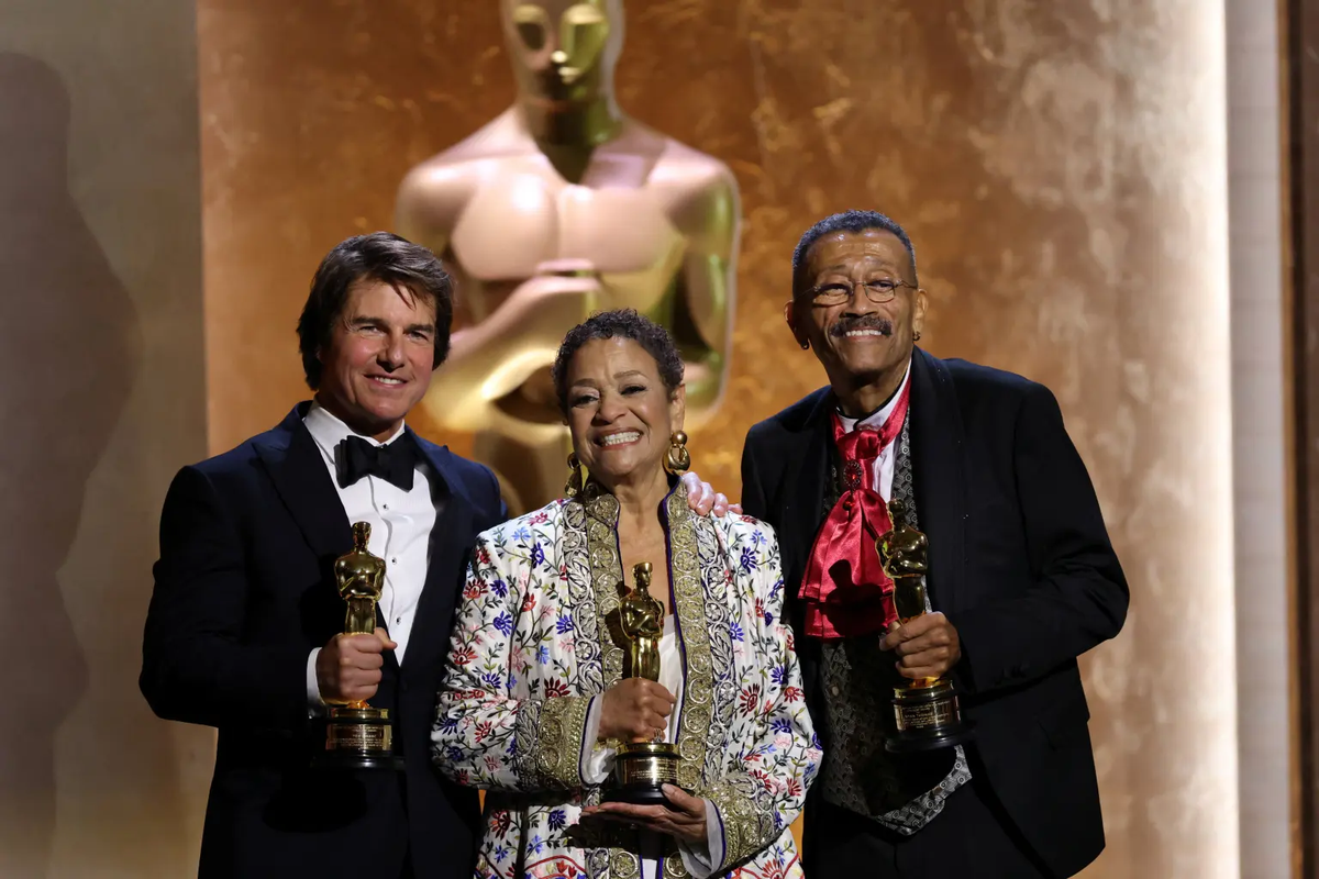 The Governors Awards Crown Cruise, Parton, Allen and Thomas as ...