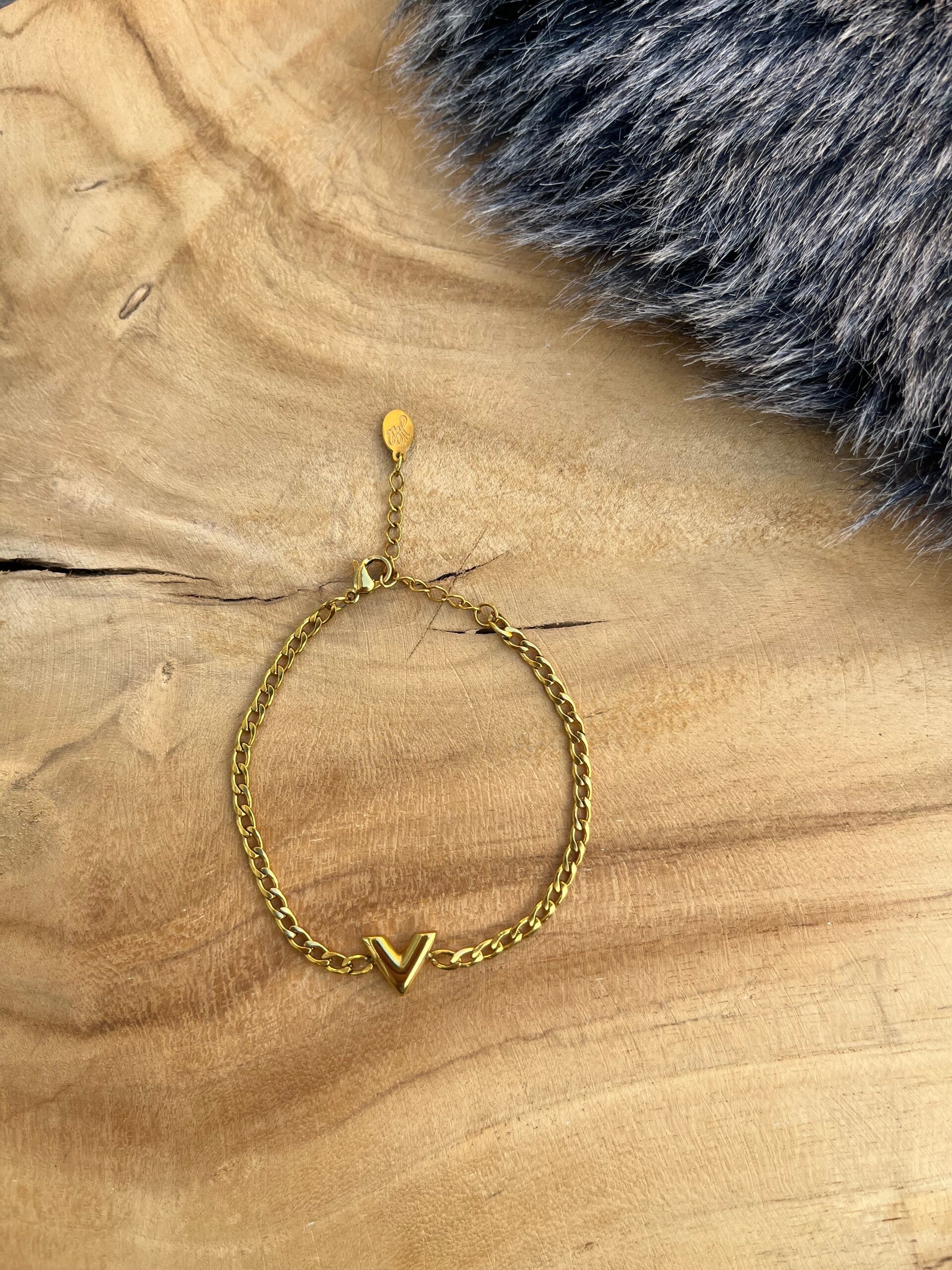 Gouden V armband