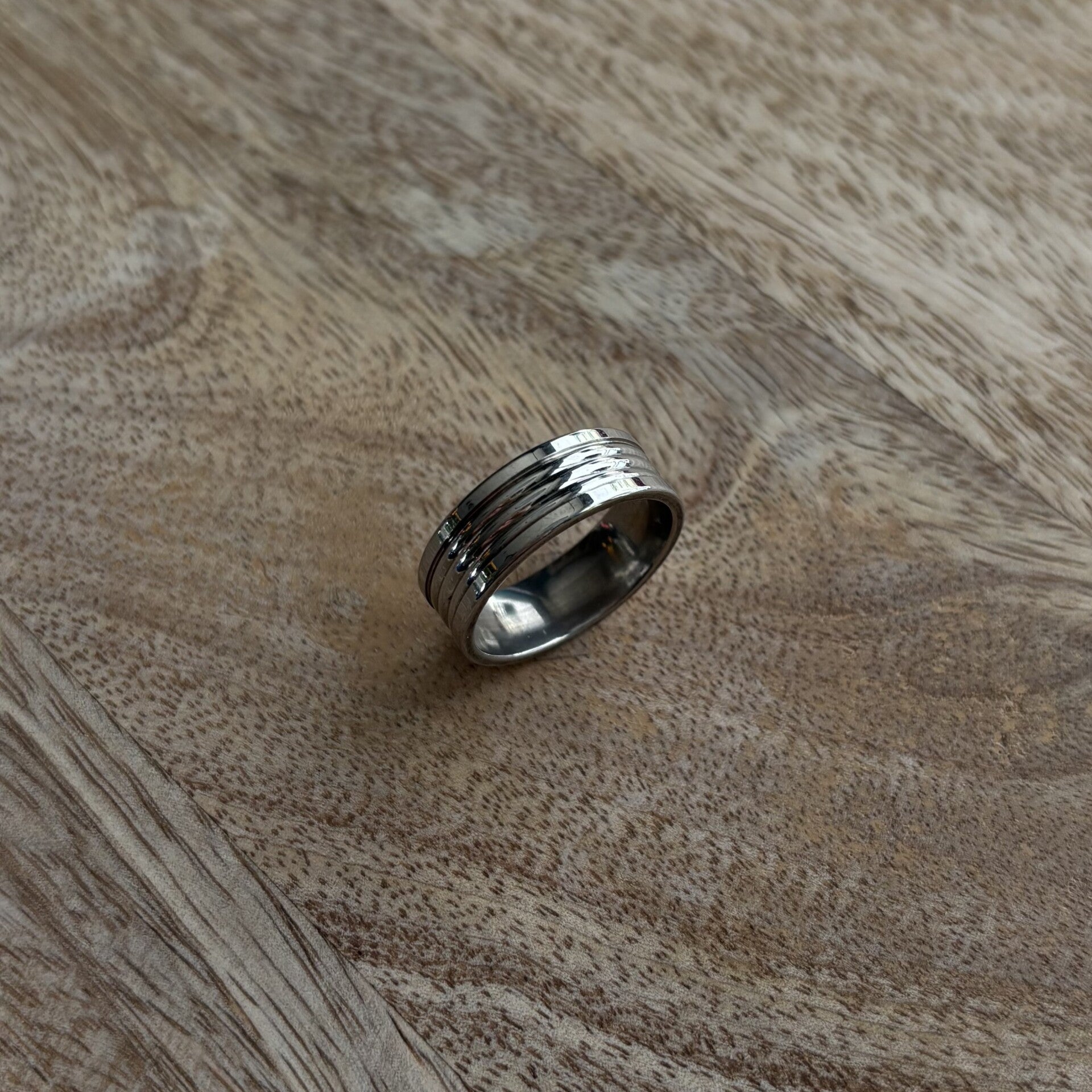 R057 - Stainless Steel ring
