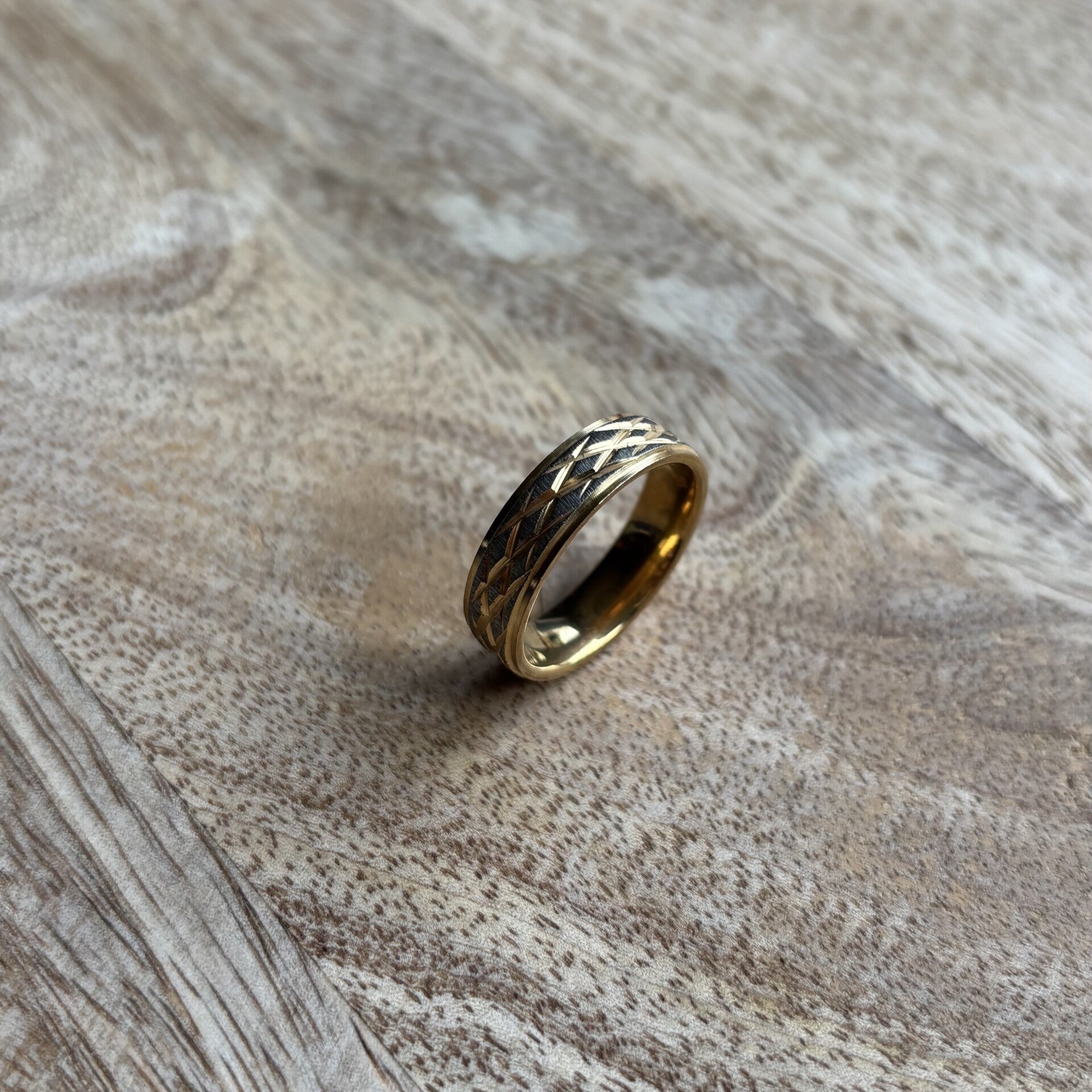 R042 - Stainless Steel ring