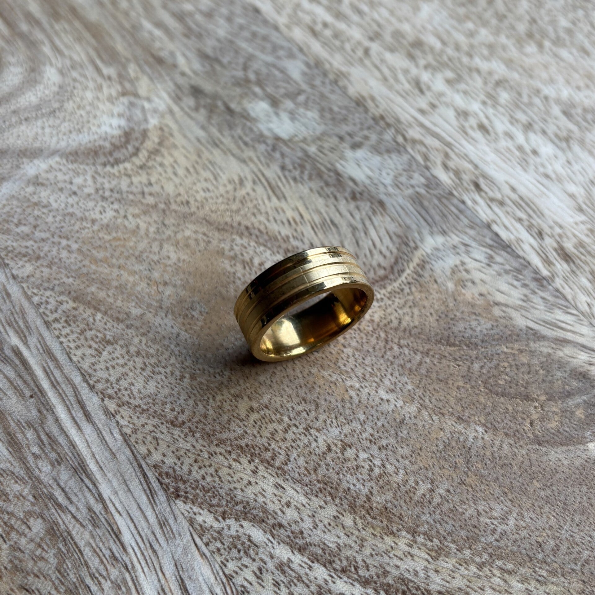 R044 - Stainless Steel ring