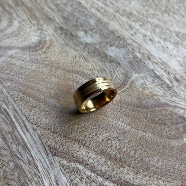 R044 - Stainless Steel ring