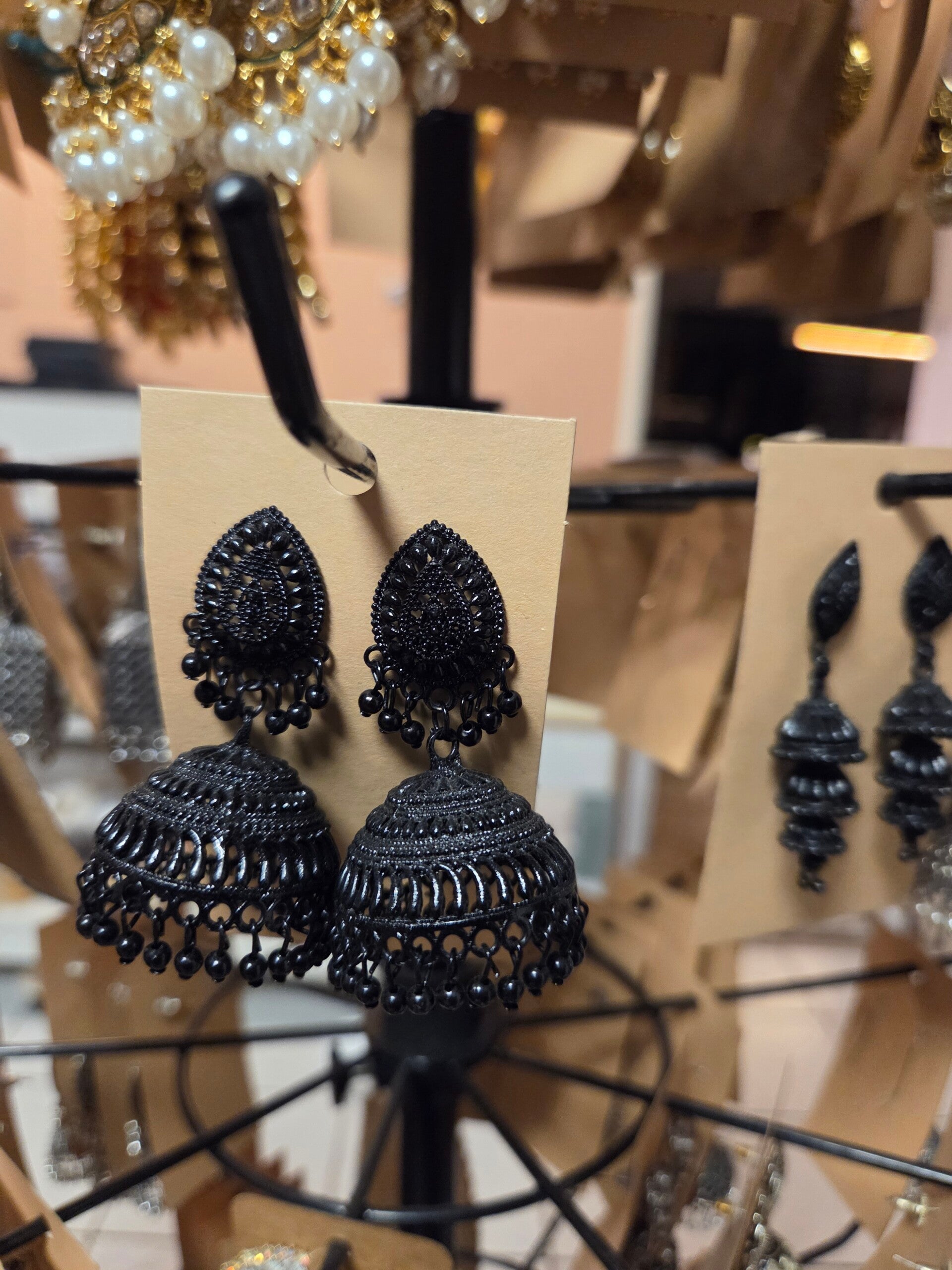 Black jumka