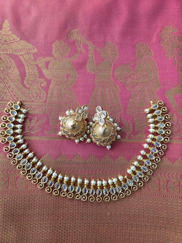 Neckles set with jumka