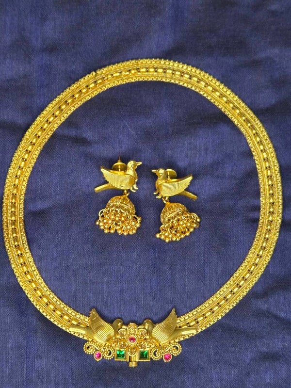Neckles with jumka