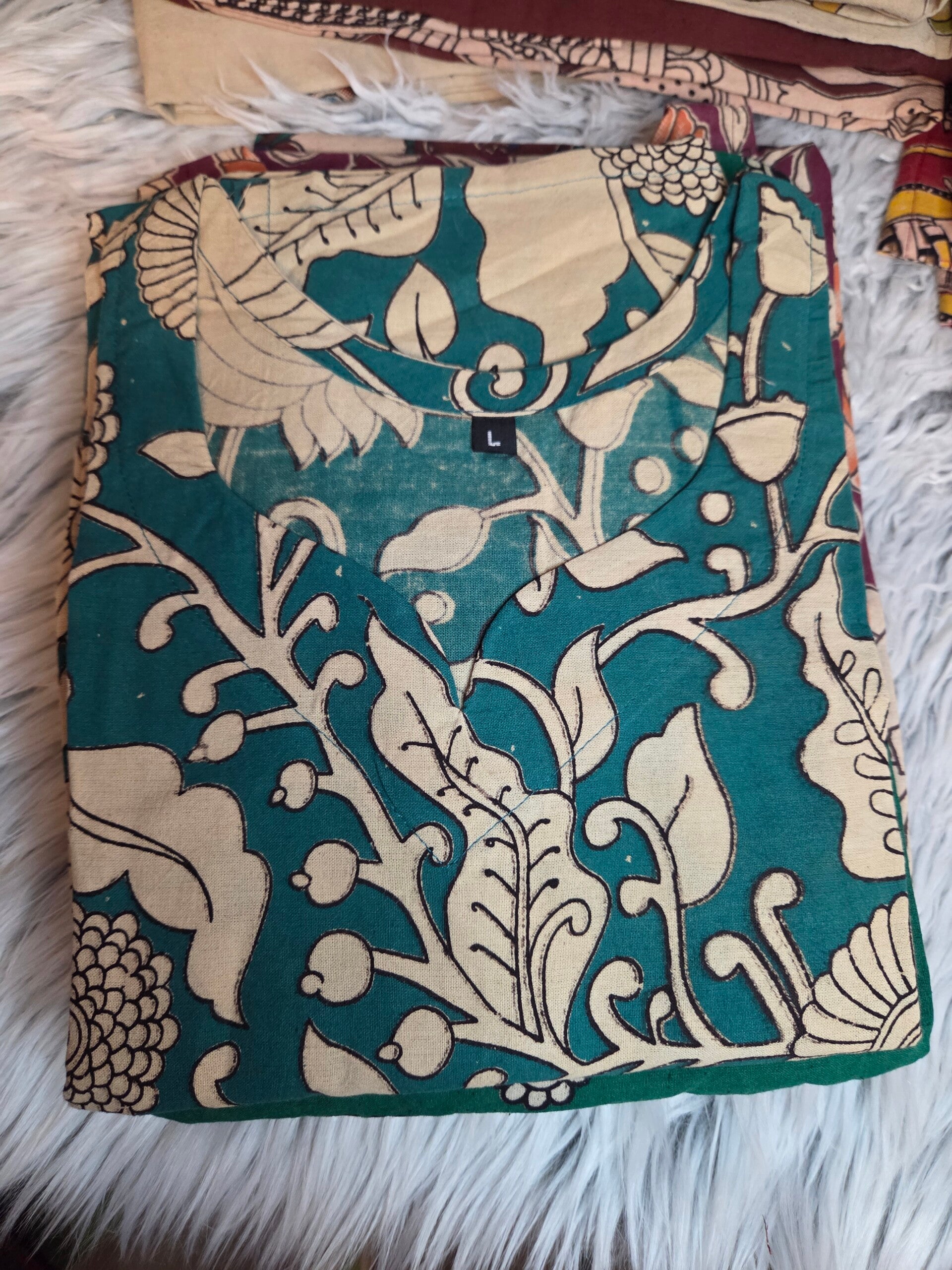 Kalakari kurti