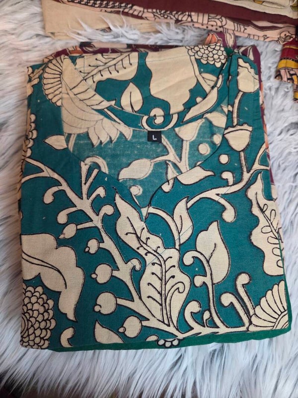 Kalakari kurti