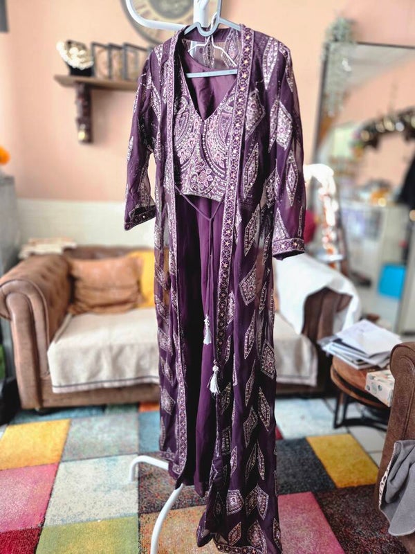 Palazzo suit