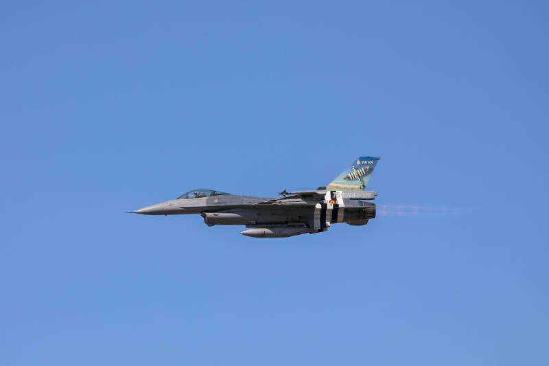 112-f16-baf-belgie-standard.jpg