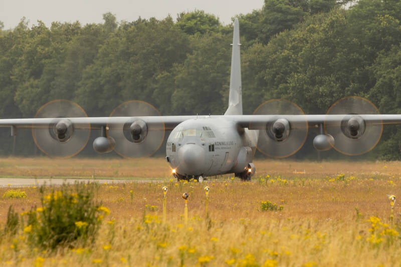 127-hercules-defensie-c130-standard.jpg