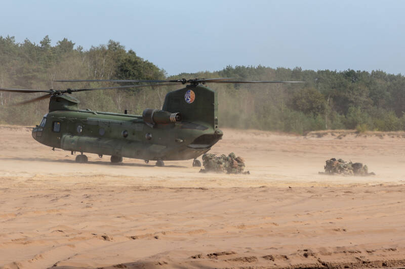 14-chinook-defensie-luchtmacht-standard.jpg
