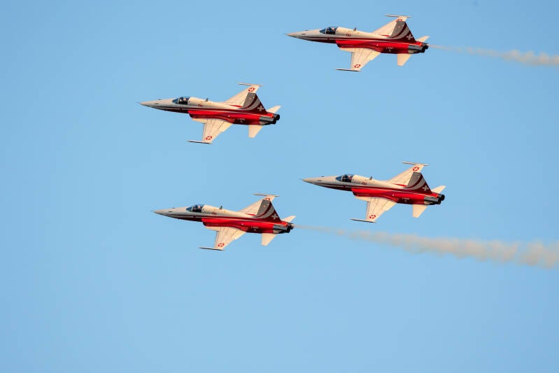 187-f5-patrouillesuisse-sanicole-sunset-standard.jpg
