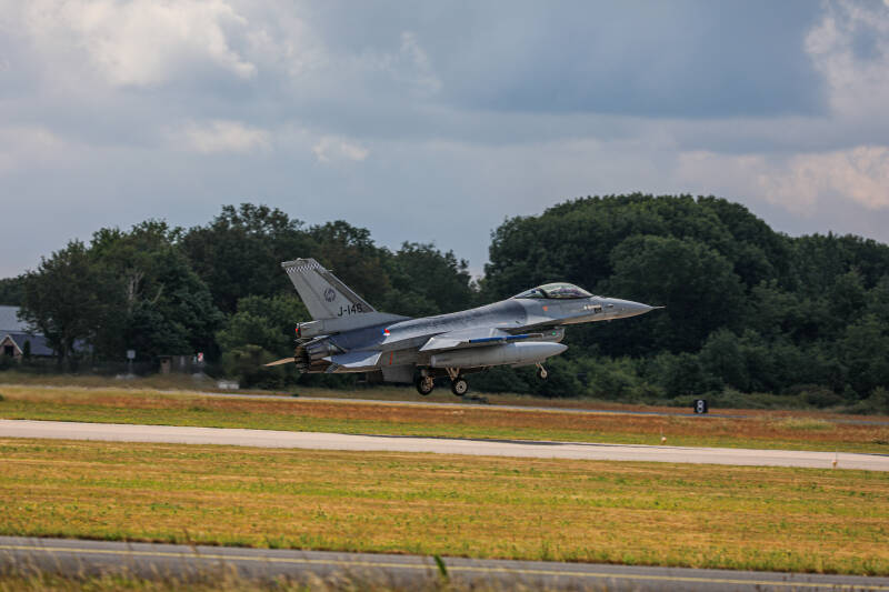 92-f16-luchtmacht-defensie-standard.jpg