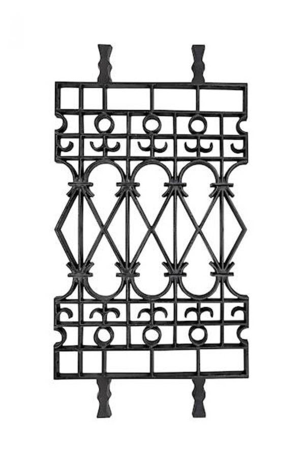 Gusseiserne Balustrade im gotischen Stil