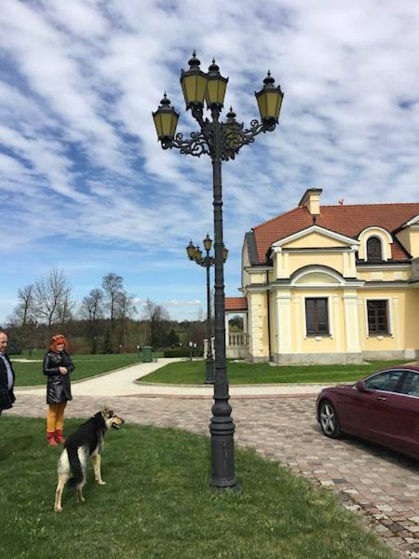 Lampe G II – H 4000 mm ausgestattet mit drei Köpfen