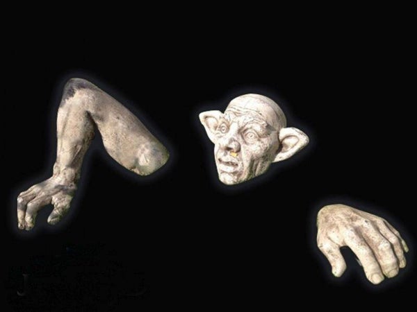 Skulptur einer Trollfigur aus Stein