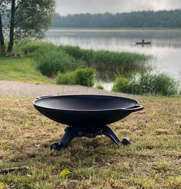 Tragbarer Kamin mit Griff auf Ständer